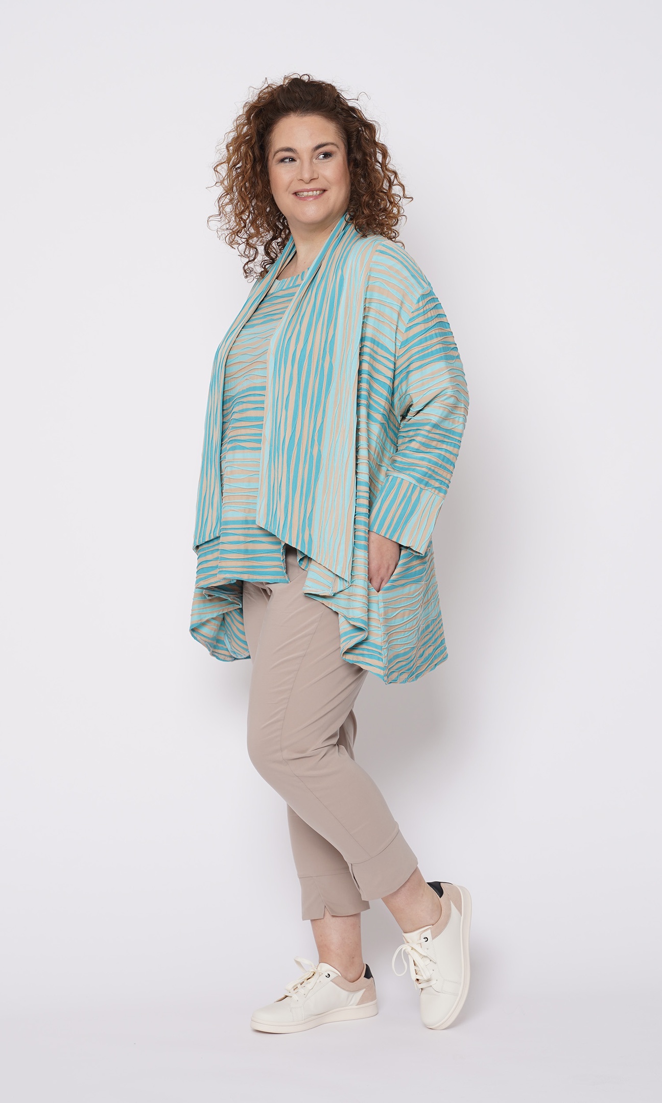 Kischella Jacken, Tunika, Shirt, Hosen